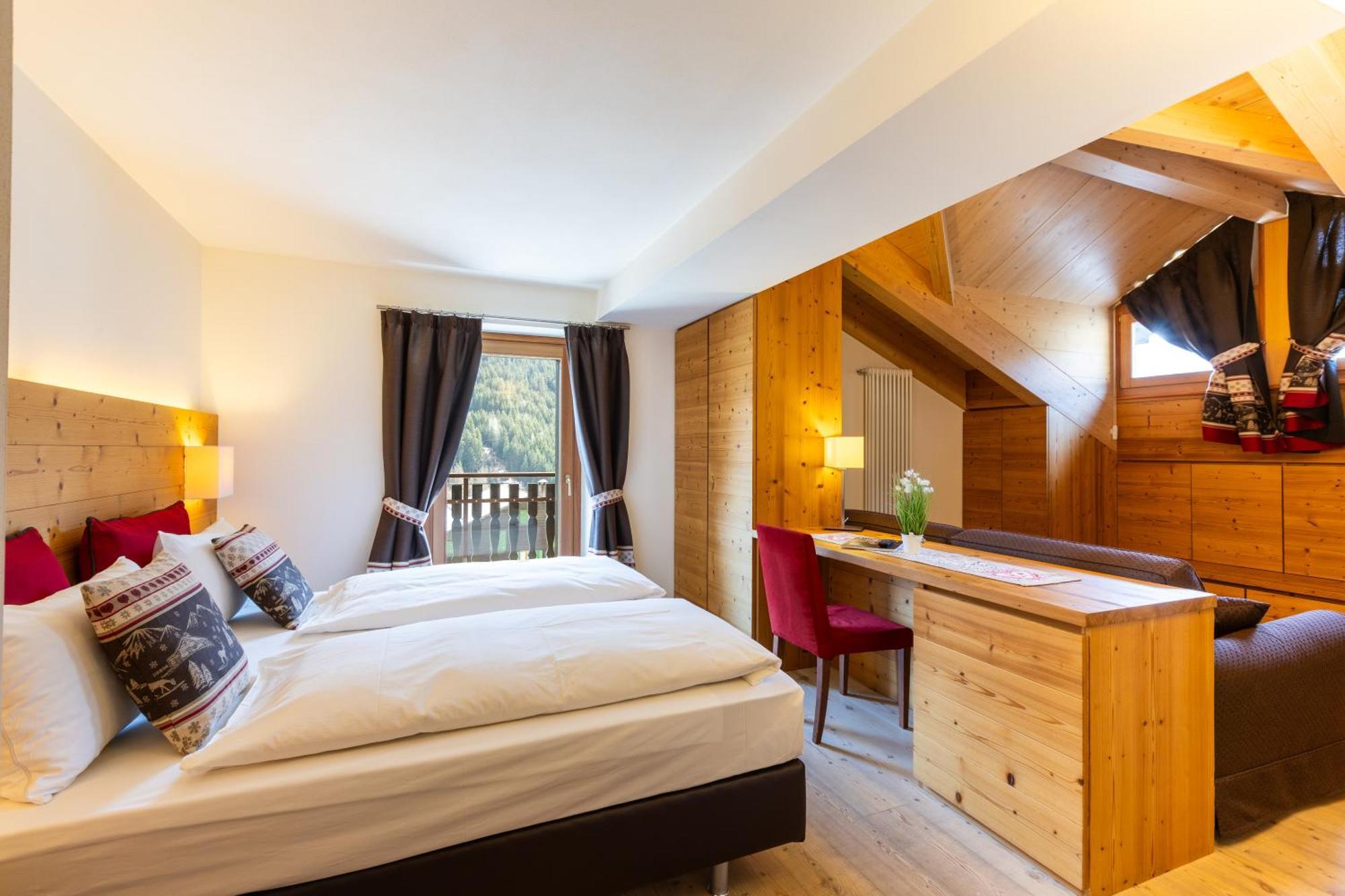 Cardo Hotel 3*