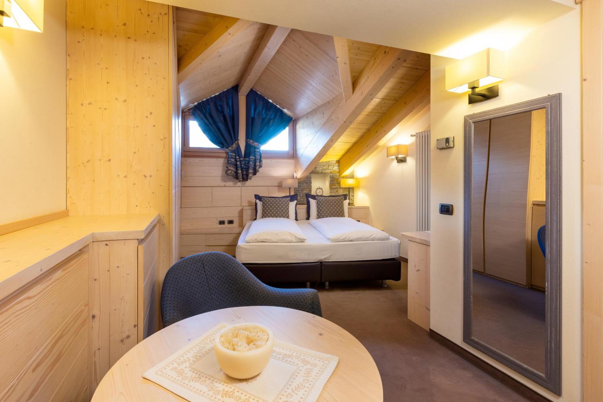 Cardo Hotel