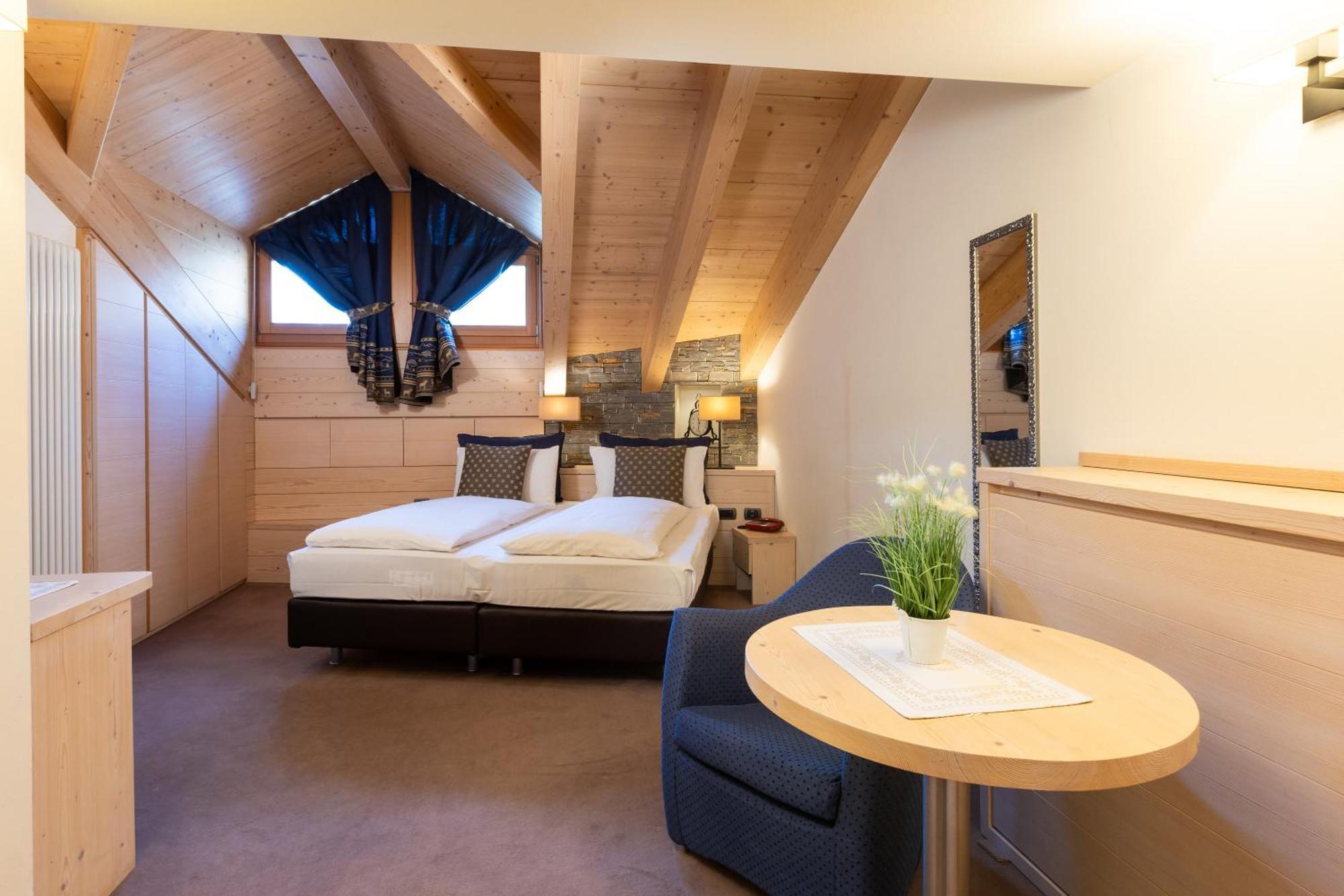 Cardo Hotel 3*