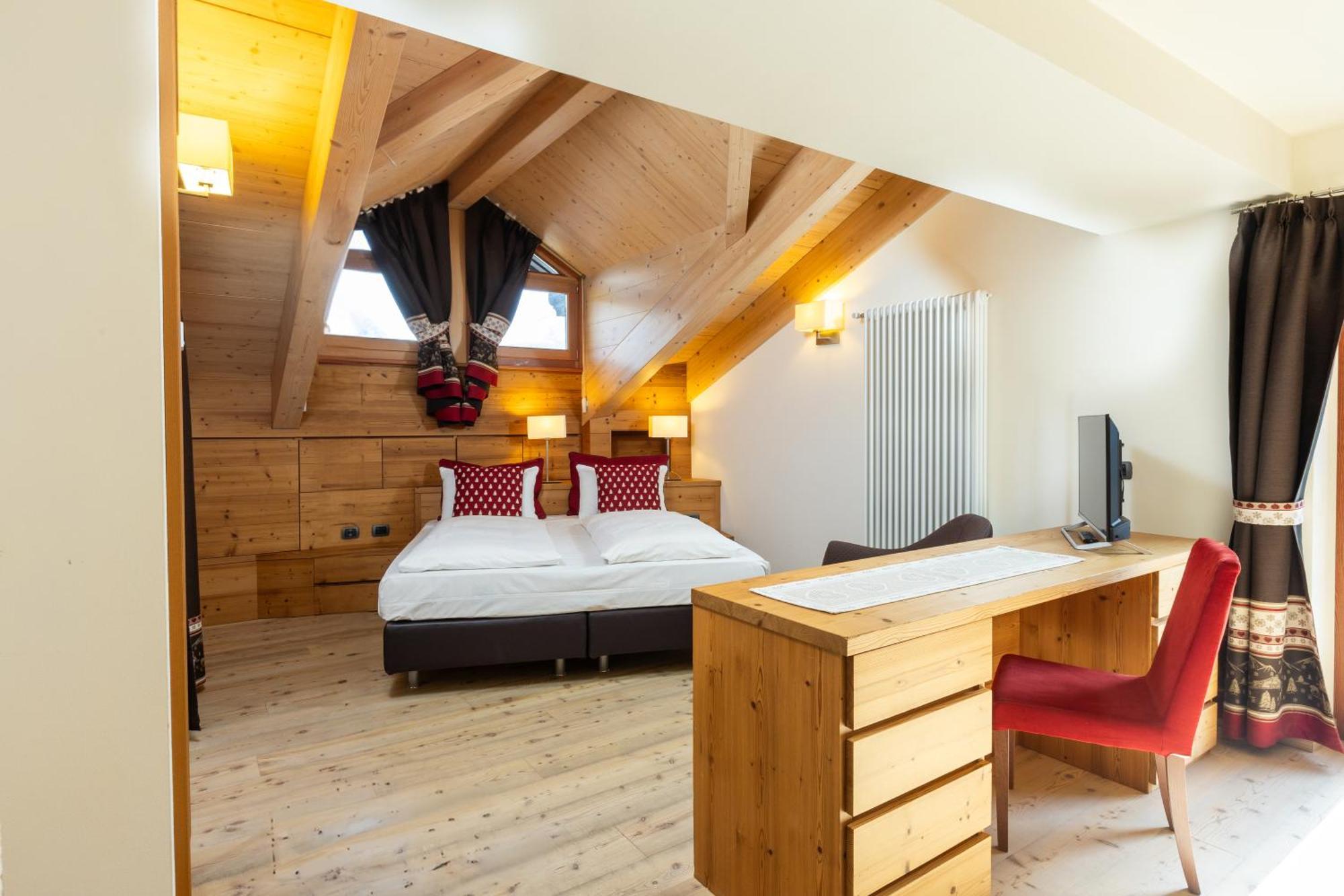 Cardo Hotel 3*